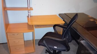 Stůl pro PC a psací+polohovací křeslo