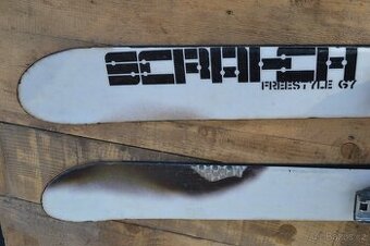 ski fan i váz. Rossignol Scratch 165 , boty EU 43 a hole