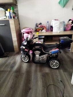 Děcká motorka