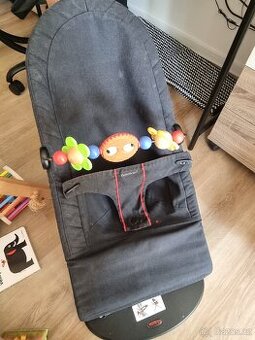Houpátko Originál BabyBjorn s hračkou