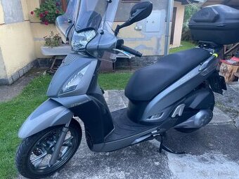 Kymco People GT300i