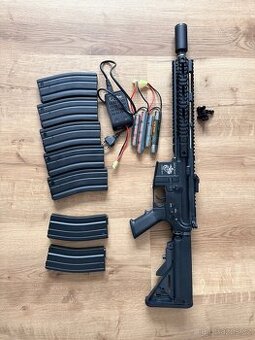 Airsoftová zbraň E&C M4 10,5” - černá (EC-612)