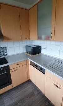 Kuchyň se spotřebiči
