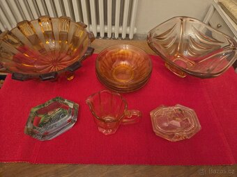 Skleněné mísy a misky