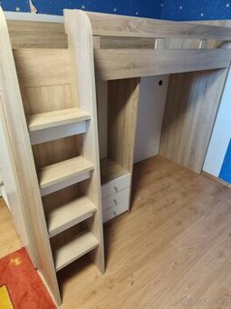 Dětská vyvýšená postel s úložným prostorem