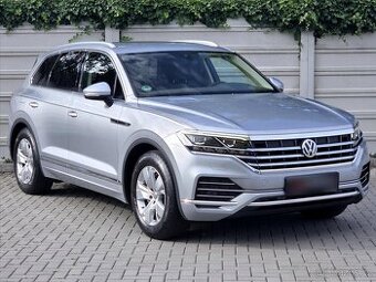 Volkswagen Touareg 3,0 TDi 210kW Atmosphere ČR 1.maj CR V6 8