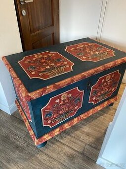 Malovaná truhla