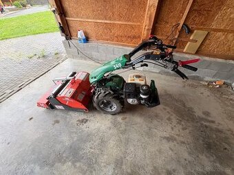 Zakladač trávníku Ferrari 340