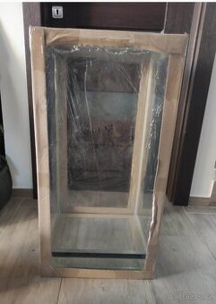 LTerárium pro chameleona 40x40x100cm nepoužité,bez vybaveni,