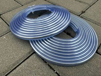 Lada Vaz, klínky do těsnících gum čelního a zadního okna