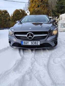 Mercedes CLA 180 šedá metalíza, světlý interiér,nízký nájezd