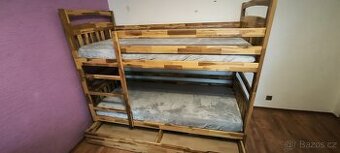 Zachovalá dětská dvojpostel