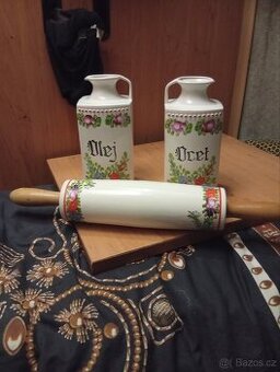 STARÉ DÓZY "OLEJ, OCET, a PORC. VÁLEČEK"