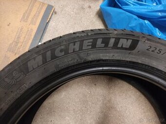 Michelin E Primacy 225/50 R19 96V