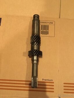 Hnací hřídel 6 stupňová převodovka FZQ 02M311101AC