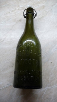 pivní láhev s keramickým uzávěrem. Chomutovské pivo.