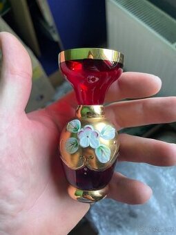 Starožitná vázička