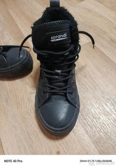 Zimní kotníkové z