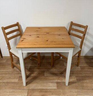Jídelní stůl a židle IKEA