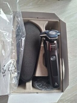 Holící strojek Philips S7886/58.