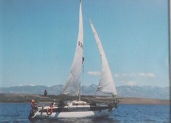 🛥️ Plachetnice Ariel – stabilní německá klasika s přívěsem