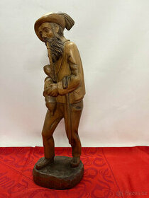 Starší dřevěná socha muž s fajfkou lesník Rakousko 51cm