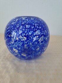 Nádherná modrá váza z hutního skla