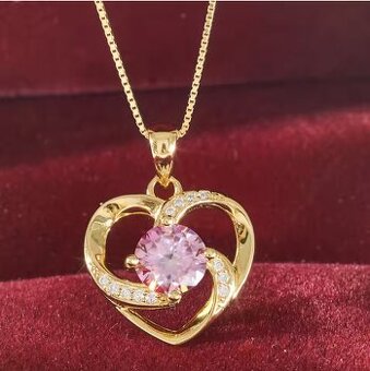 Zlatý náhrdelník ve tvaru srdce s růžovým moissanitem 1ct