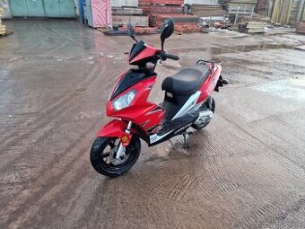 Skútr motocykl Motorro Polly 50, najeto 6700km, držák kufru,