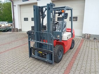 Vysokozdvižný vozík 2.5T, 3.0m zdvih, DIESEL