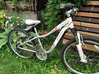 Dívčí kolo Specialized 24"
