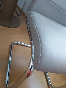 Konferenční stůl, 3 ks jídelní židle