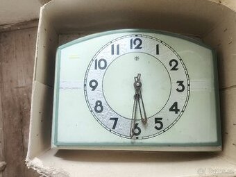 Starožitné mechanické hodiny Chronotechna (cca 50. léta)