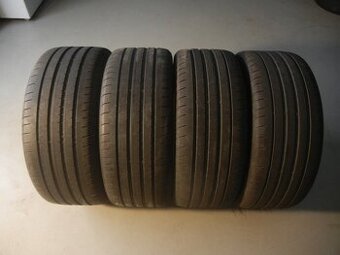 Letní pneu Goodyear 225/40R18