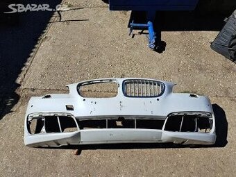 Přední nárazník bmw F10 F11 lehce poškozený viz foto možno o