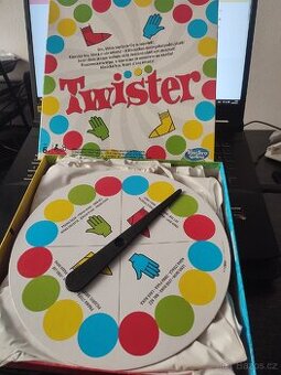 Twister hasbro