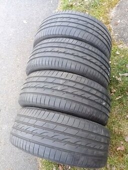215 40 18 letní