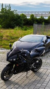 Na prodej: Yamaha YZF-R1 (2005)