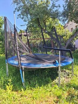 Trampolína