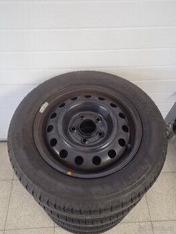 Kola Hyundai i30, Kia ceed