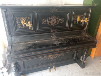 staré pianino