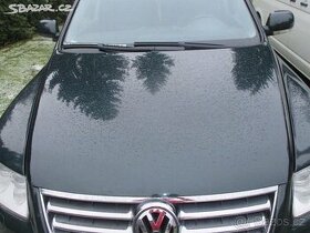 VW Touareg - kapota - original zelena