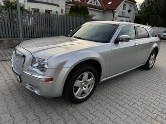 Chrysler 300C 5.7 hemi 250kw - 340PS 4x4 - touring, NOVÝ LAK