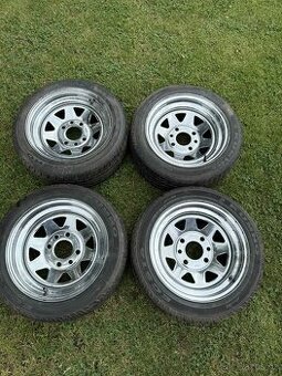 Disky Mangels, rozteč 4x130 s pneu. Byly na Škoda 105