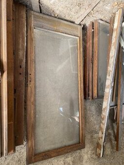 Dřevěné částečně prosklené dveře 100 cm, pravé