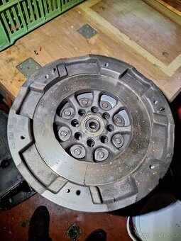 Setrvačník na Mercedes om651