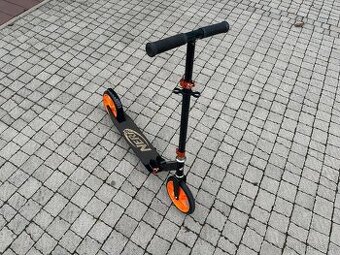 Spokey NERF koloběžka