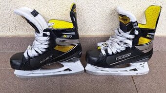 Zánovní brusle Bauer Supreme S37, 5.5D