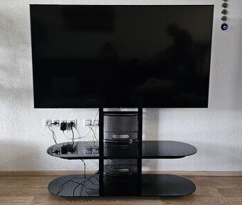 Televizní stolek, držák na televizi.