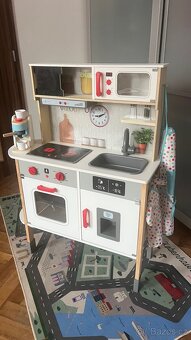 Kuchyňka plně vybavená vč. nákupního košíku